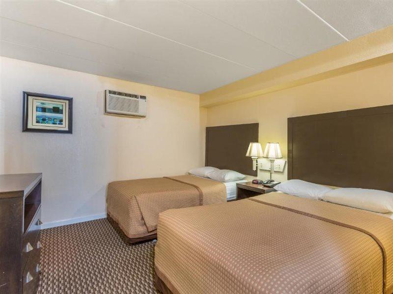 Travelodge By Wyndham Suites Virginia Beach Oceanfront Exterior foto