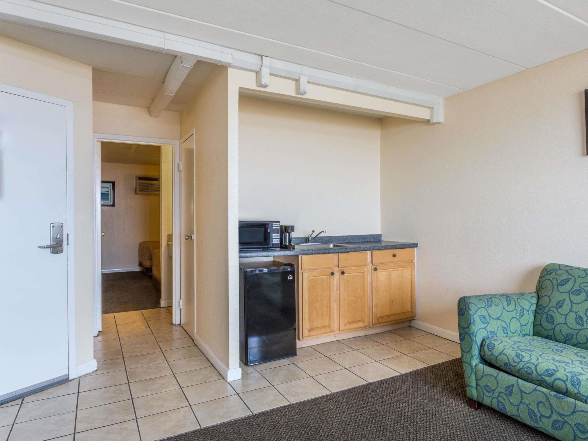 Travelodge By Wyndham Suites Virginia Beach Oceanfront Exterior foto