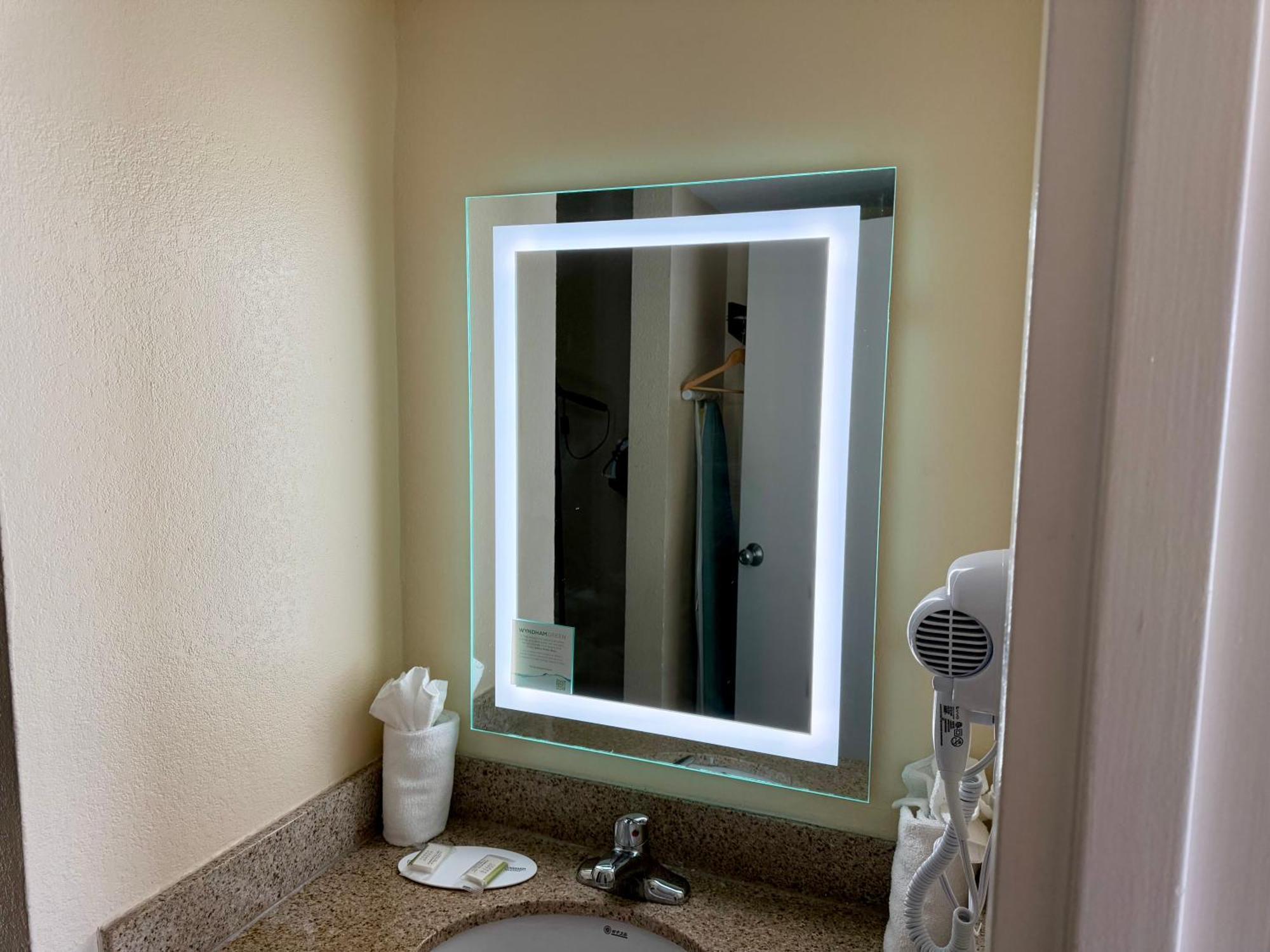 Travelodge By Wyndham Suites Virginia Beach Oceanfront Exterior foto