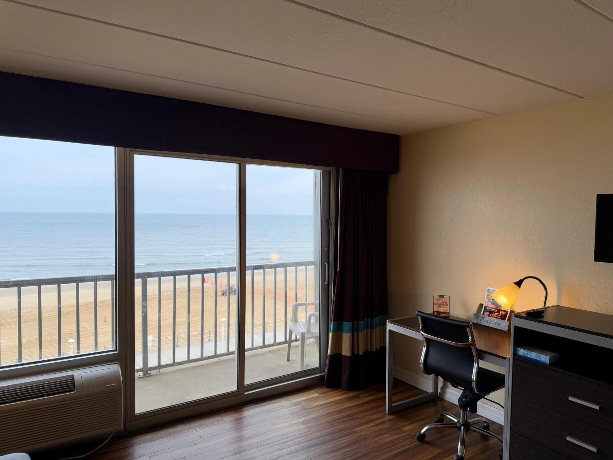 Travelodge By Wyndham Suites Virginia Beach Oceanfront Exterior foto